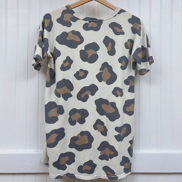 Heimish USA Women's Large Leopard Print Keyhole V-Neck Short Sleeve Tunic Top - Picture 3 of 6